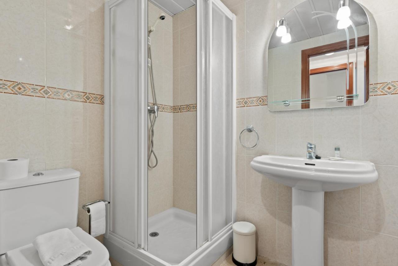 Marysol Beachclose Apartment With Pool By Costarentals - Ref 200 Benalmádena Eksteriør billede